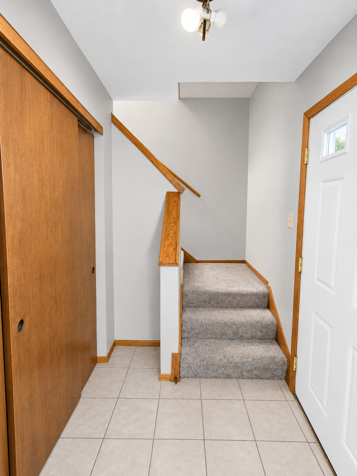 570 Meadow Ct #570 - Photo 4 of 18