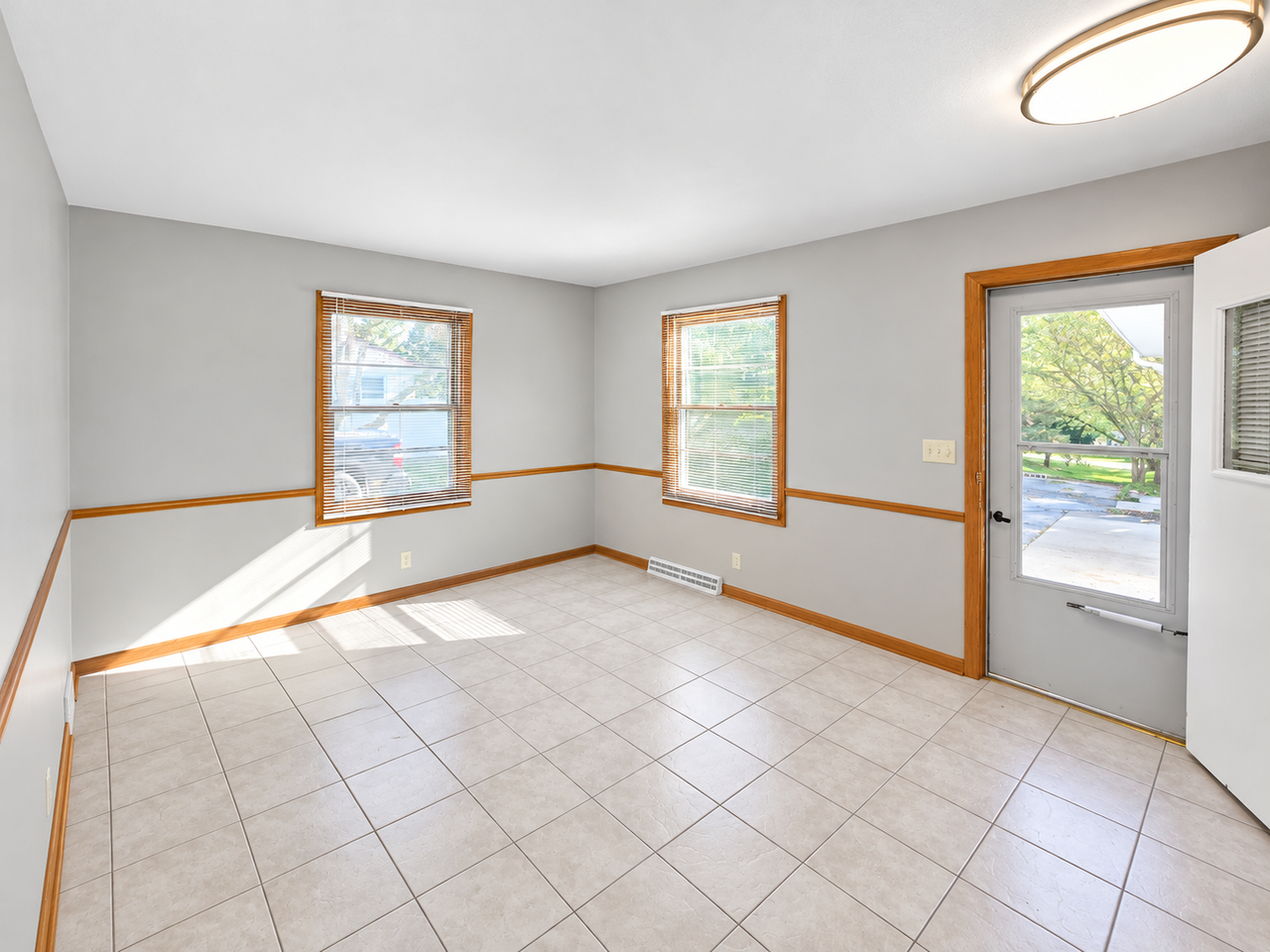 570 Meadow Ct #570 - Photo 7 of 18