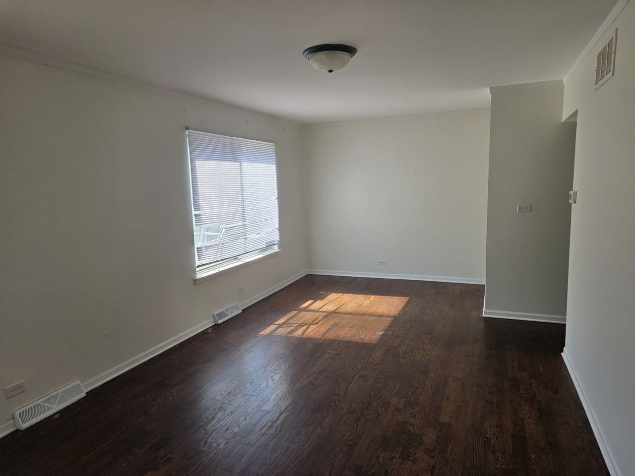 2092 Euclid Ct #2092 - Photo 3 of 5