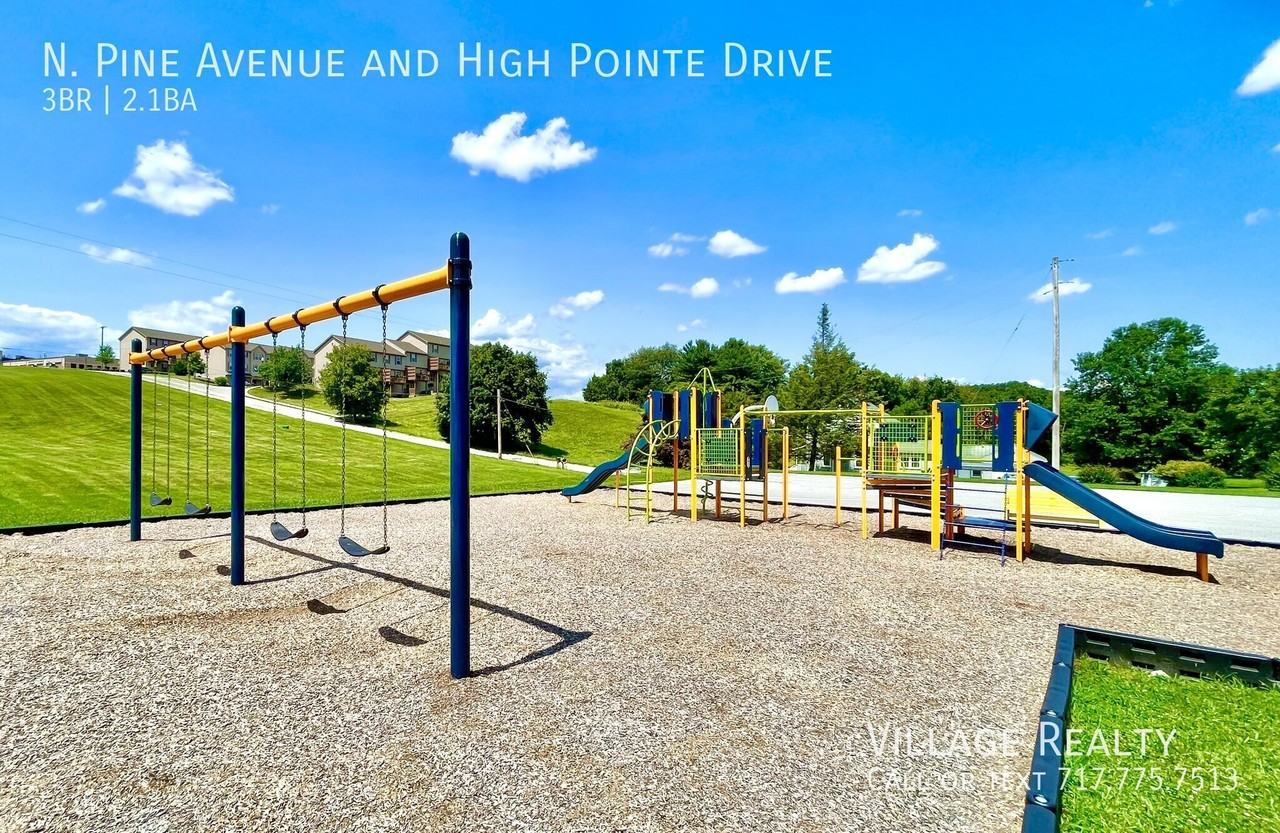 & HIGH POINTE DRIVE #205 - Photo 4 of 50