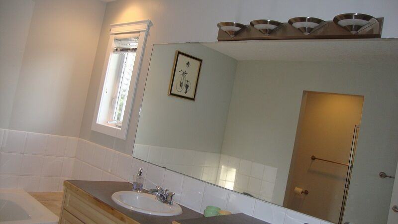 2027 17 Ave Nw - Photo 5 of 17
