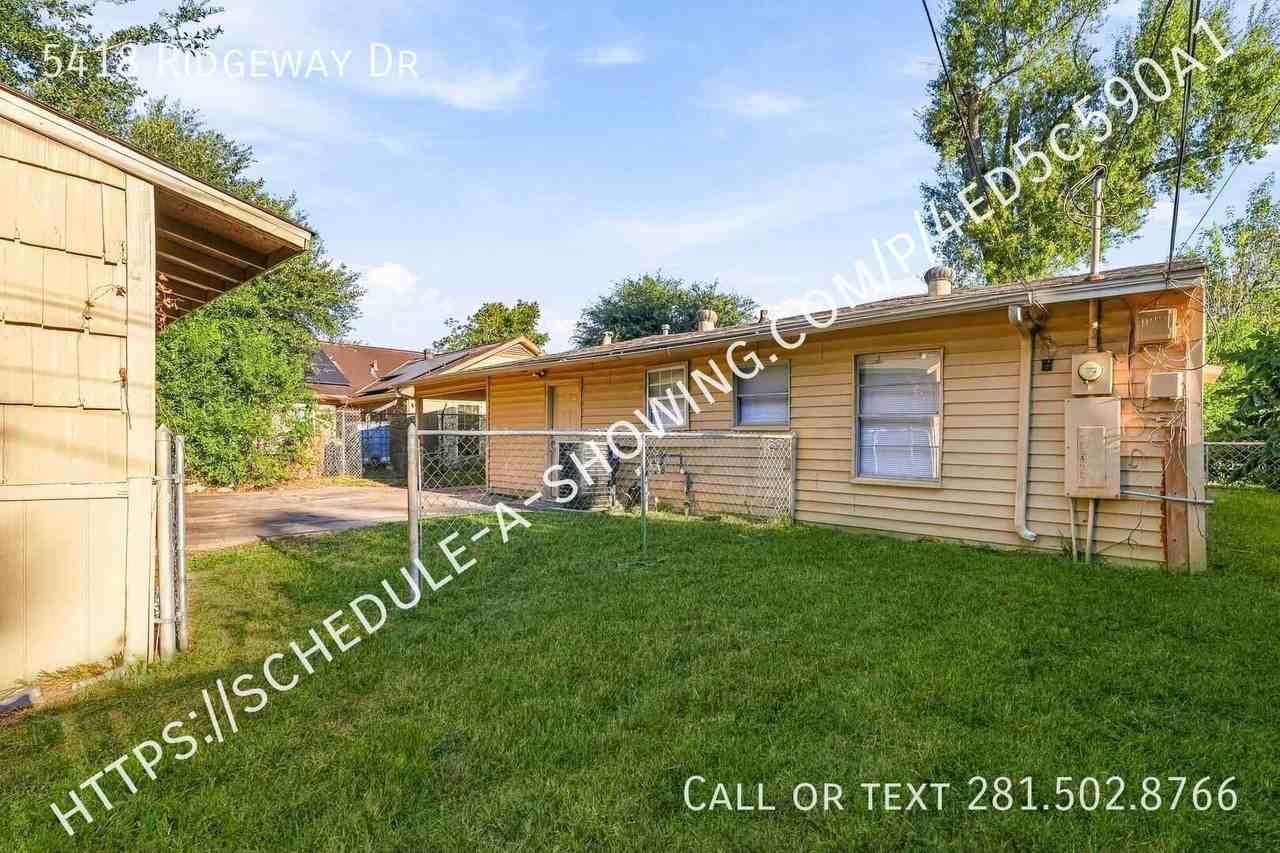 5418 Ridgeway Dr - Photo 3 of 14