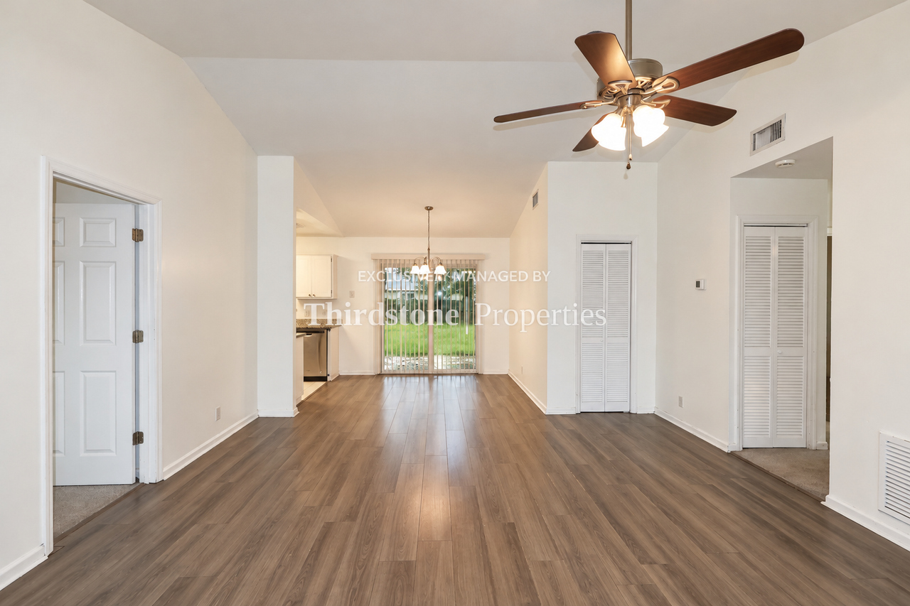 139 Cherry Point Dr - Photo 2 of 21