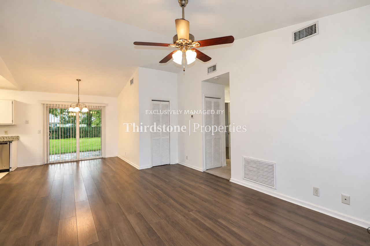 139 Cherry Point Dr - Photo 6 of 21
