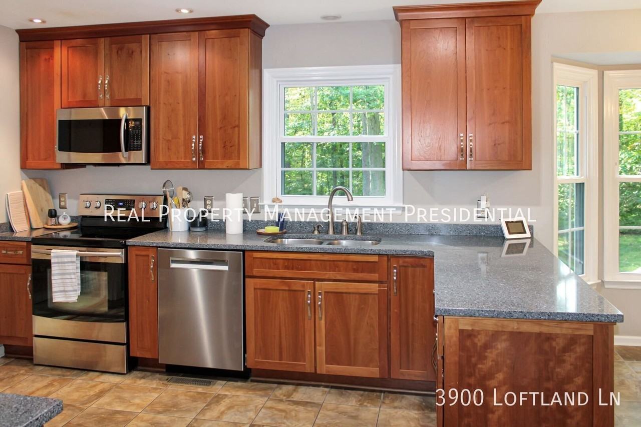 3900 Loftland Dr - Photo 3 of 32