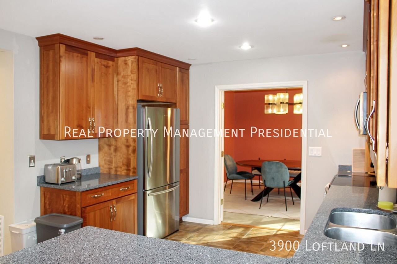 3900 Loftland Dr - Photo 4 of 32