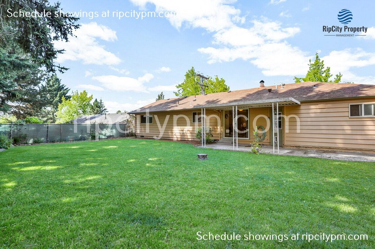 11430 Sw 121st Ave - Photo 5 of 26