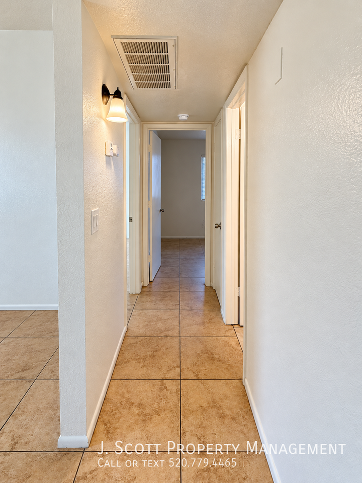 525 E Peppertree Ave #4 - Photo 4 of 15