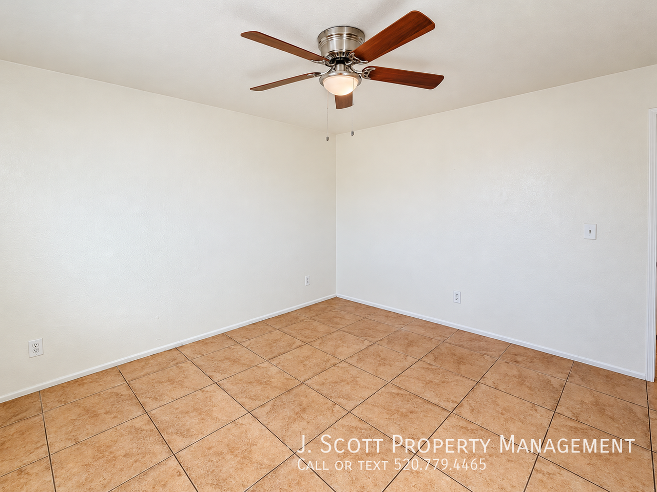 525 E Peppertree Ave #4 - Photo 5 of 15