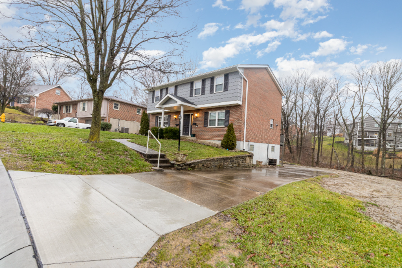 1729 Fort Henry Dr - Photo 2 of 19