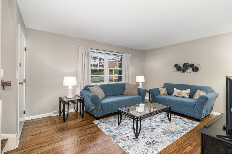 1729 Fort Henry Dr - Photo 3 of 19