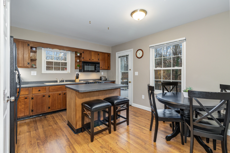 1729 Fort Henry Dr - Photo 5 of 19