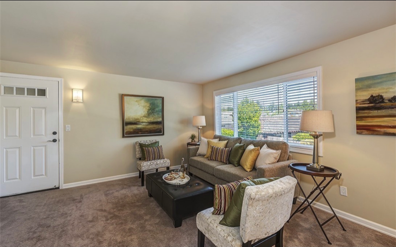 233 3rd Ave N - Photo 4 of 12