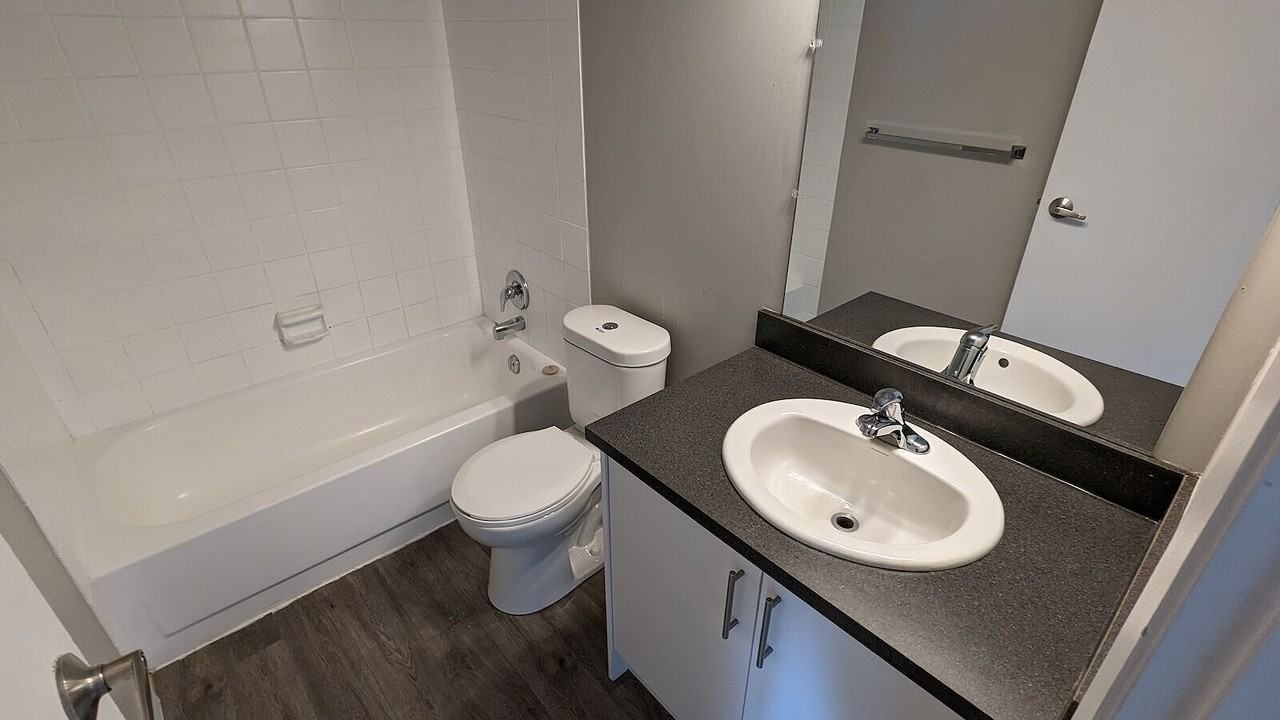10 Pointe Of View Condos - Photo 4 of 8