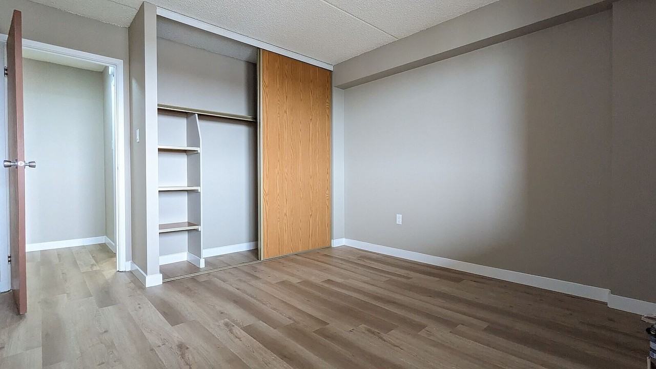 10 Pointe Of View Condos - Photo 7 of 8