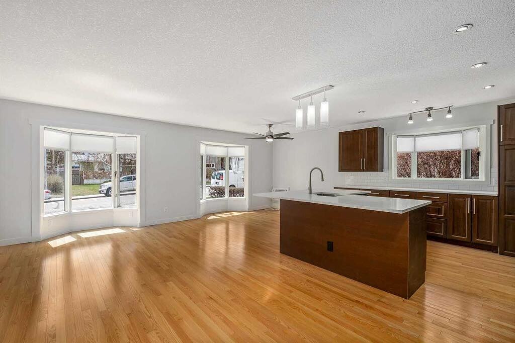 422 Hendon Dr Nw - Photo 3 of 17