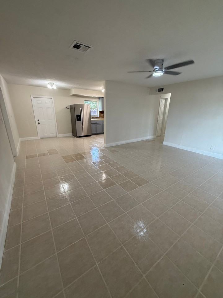 1720 Nw 1st Ave - Photo 2 of 22