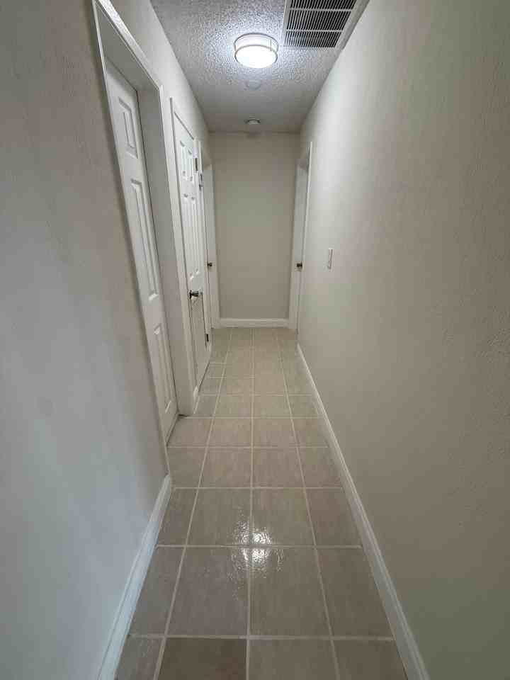 1720 Nw 1st Ave - Photo 6 of 22
