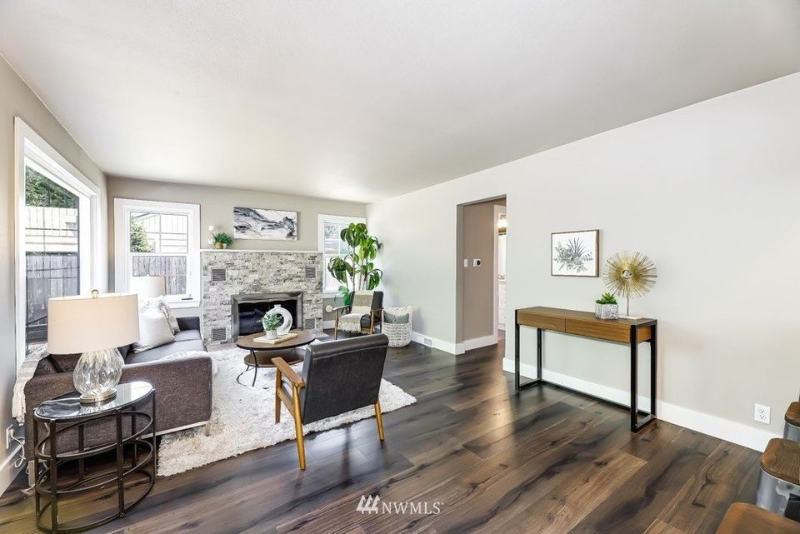 1025 S 112th St - Photo 3 of 12