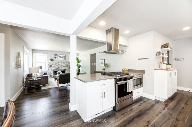 1025 S 112th St - Photo 6 of 12