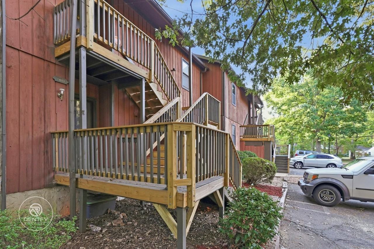 2001 Aspen Way - Photo 2 of 15