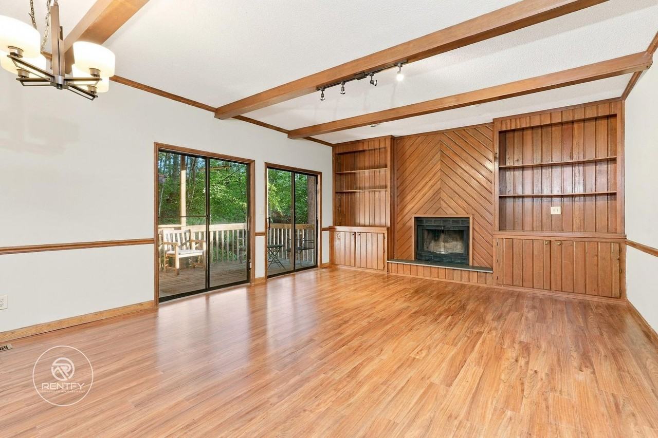 2001 Aspen Way - Photo 5 of 15