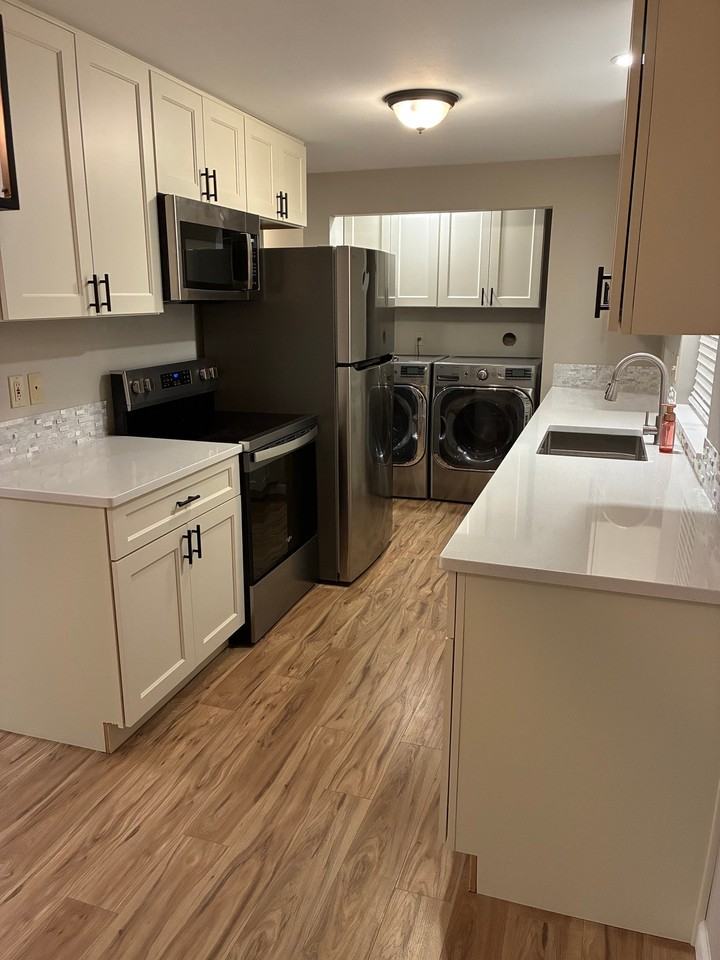 422 S 49th Ave #2 - Photo 3 of 19