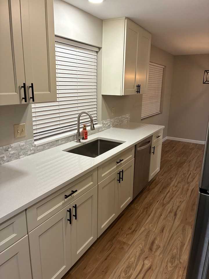 422 S 49th Ave #2 - Photo 4 of 19