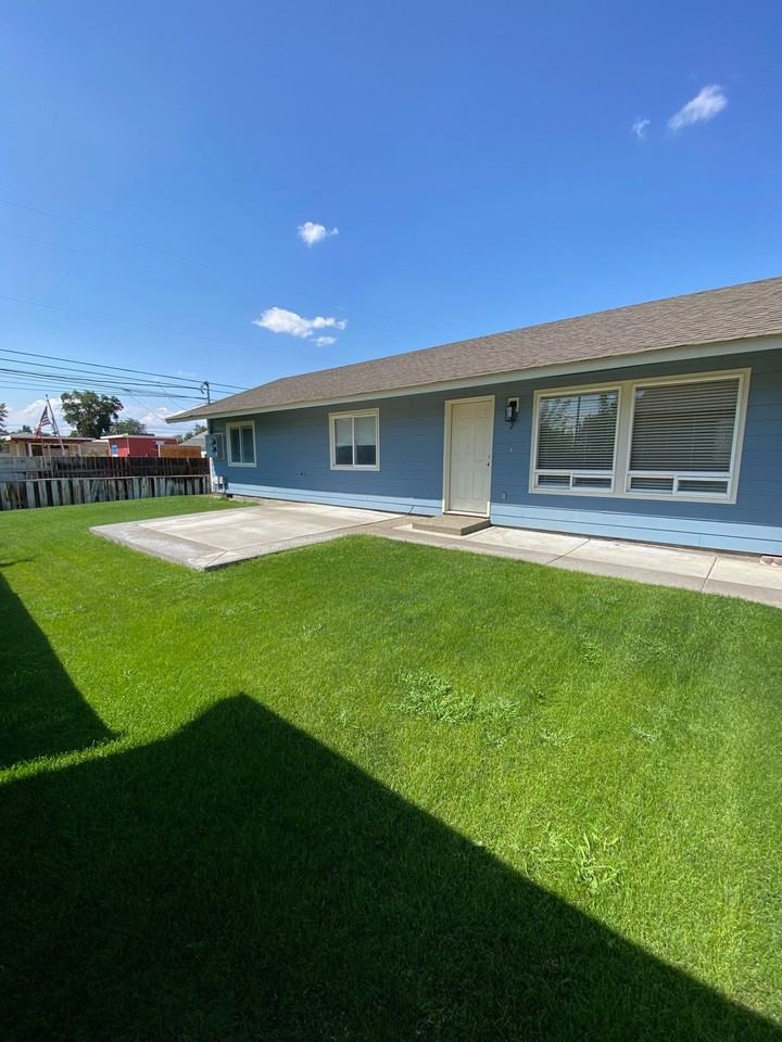 422 S 49th Ave #2 - Photo 7 of 19
