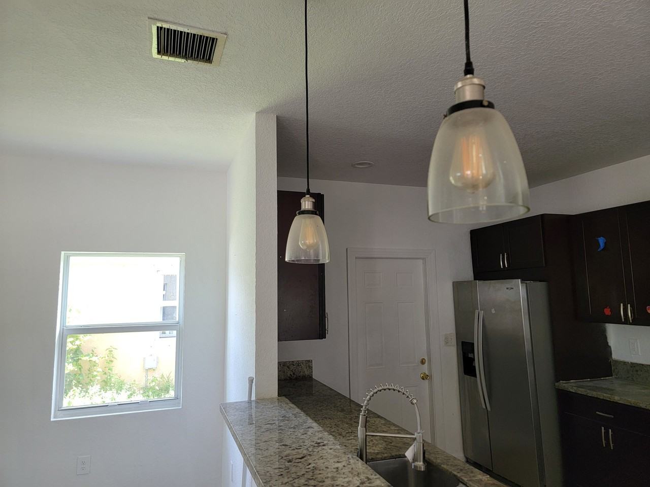 2480 Nw 4th Ct - Photo 3 of 20