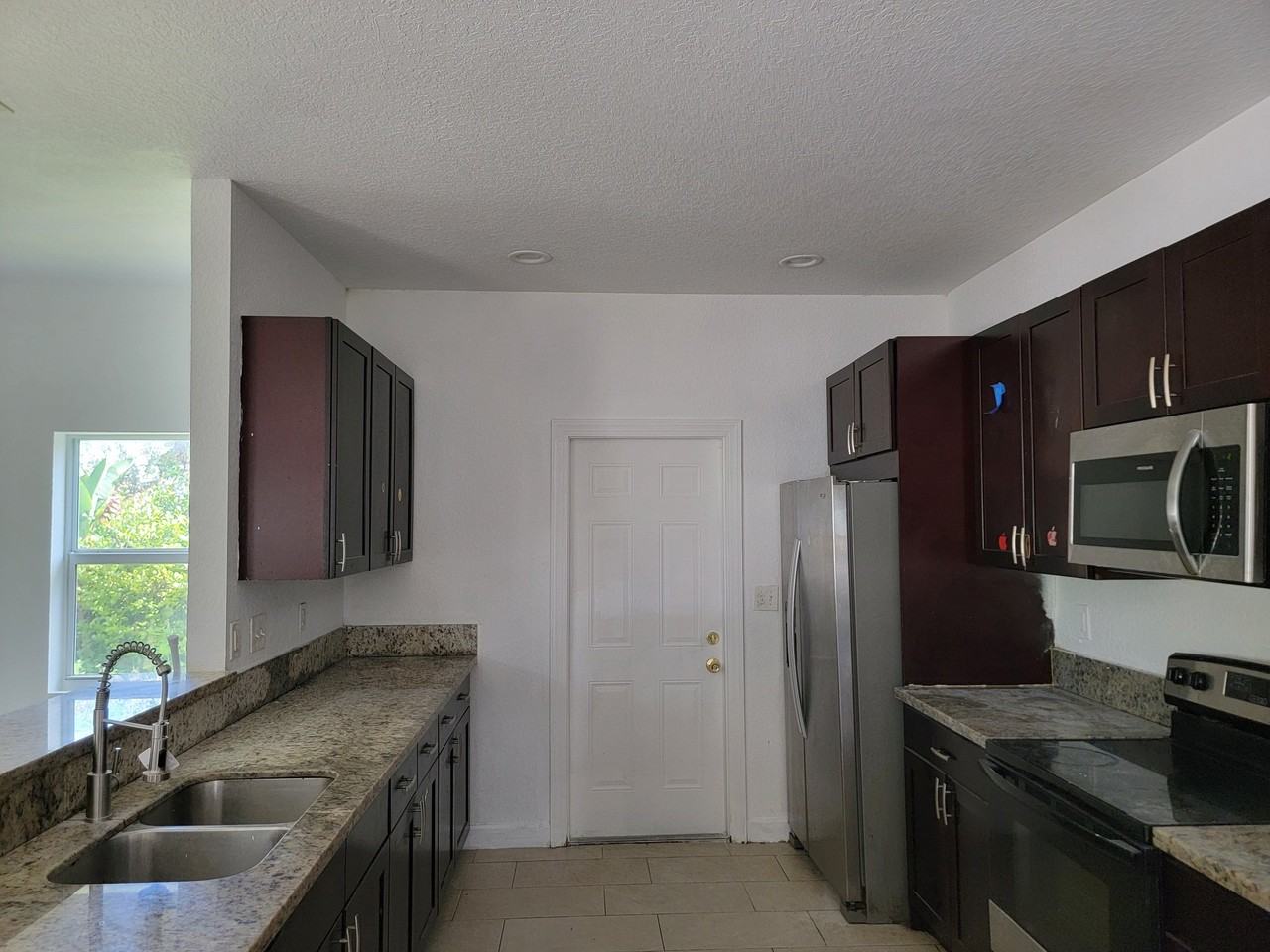2480 Nw 4th Ct - Photo 4 of 20