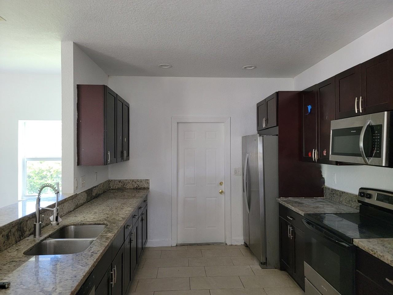 2480 Nw 4th Ct - Photo 5 of 20