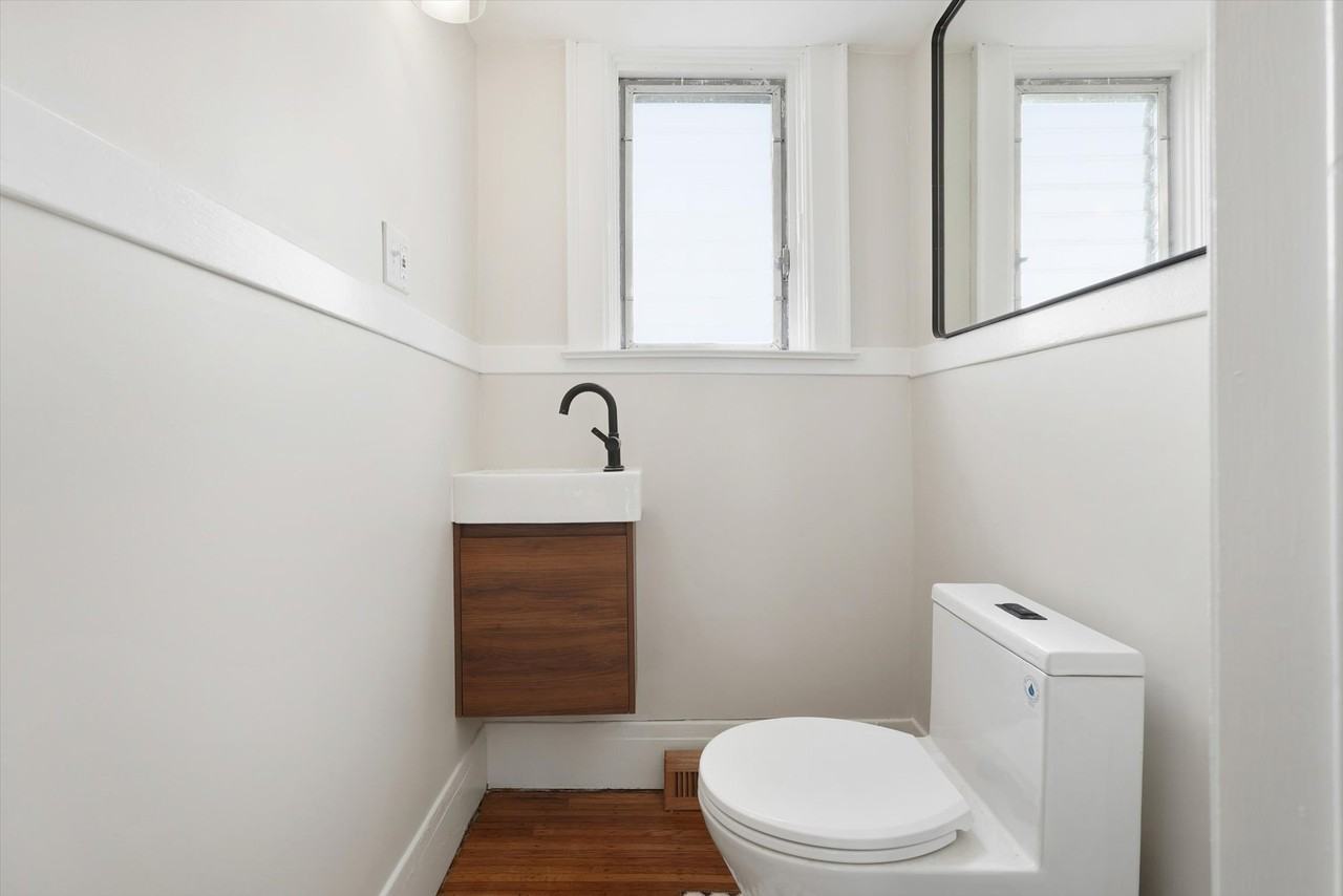 506 Allen St - Photo 4 of 20