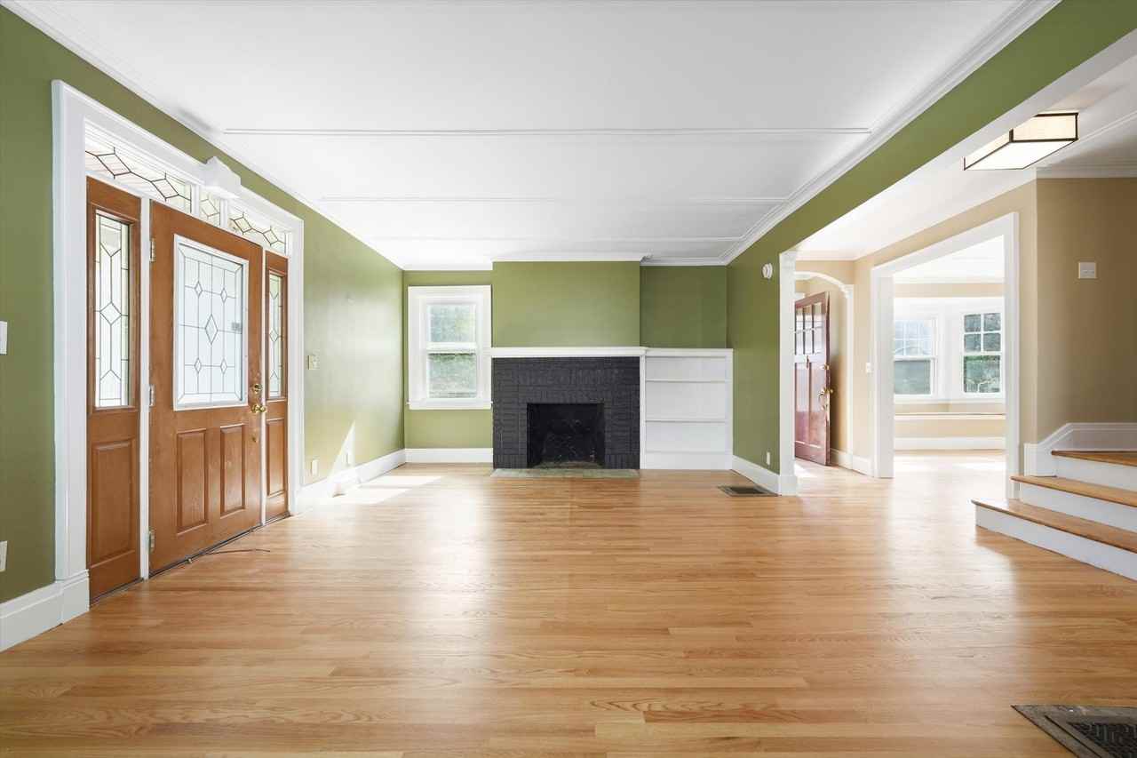 506 Allen St - Photo 5 of 20