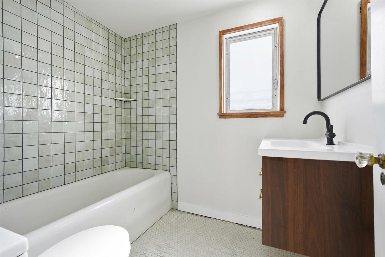 506 Allen St - Photo 7 of 20