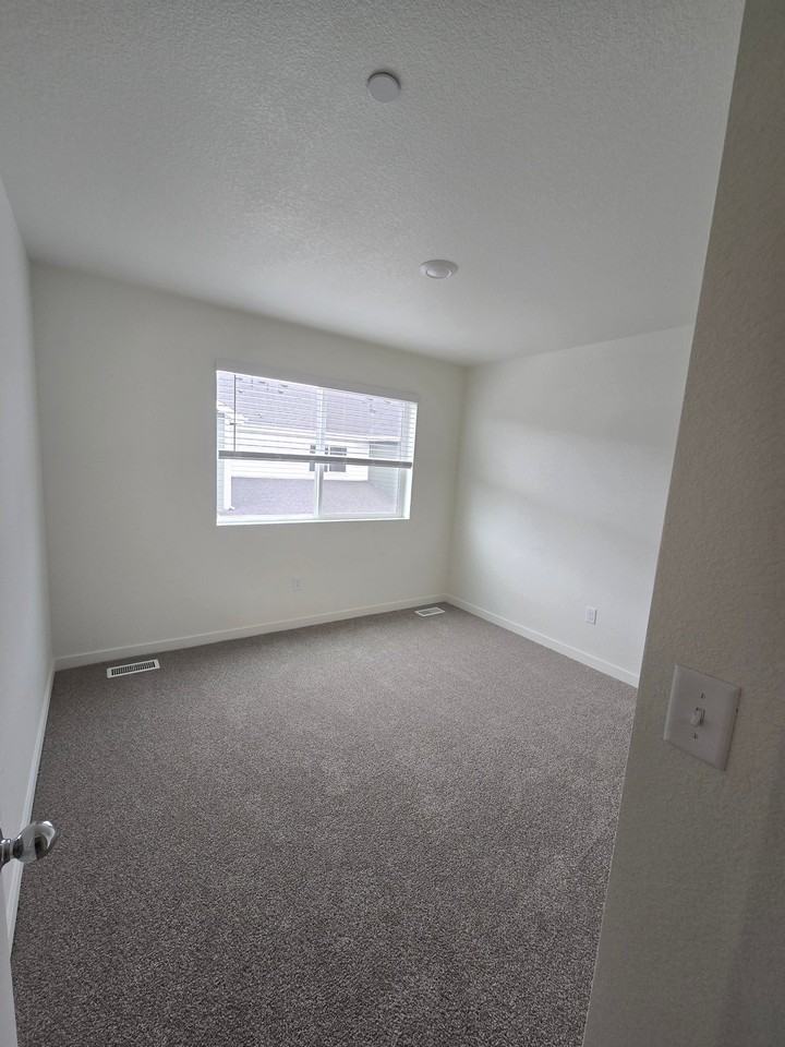 3908 Net St - Photo 4 of 12