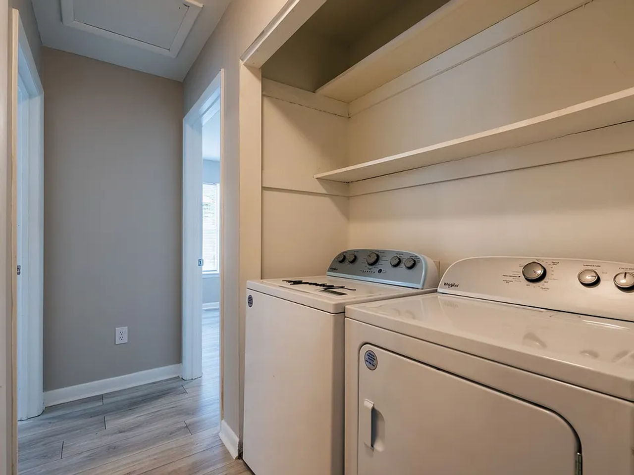 622 Hilltop Dr - Photo 7 of 8