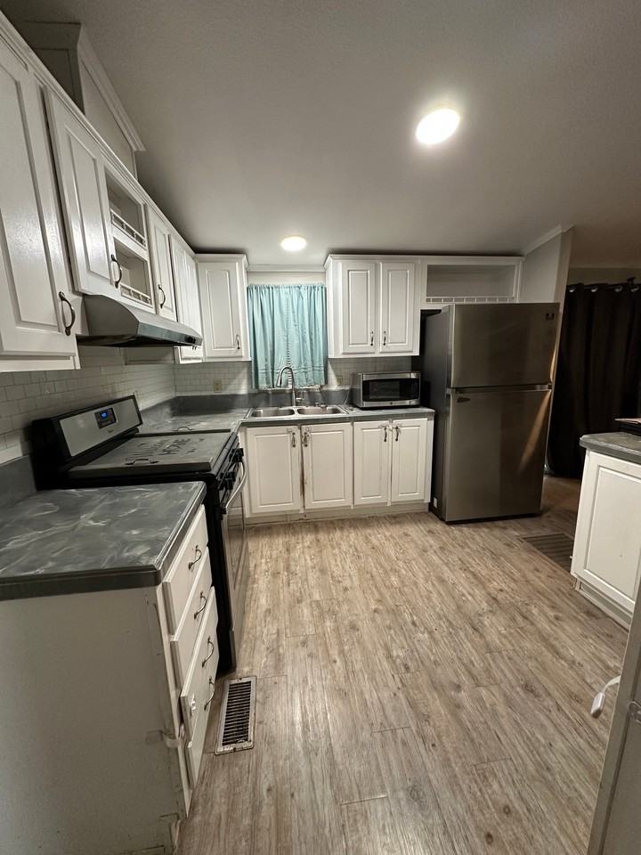 13109 E 50th St - Photo 2 of 9