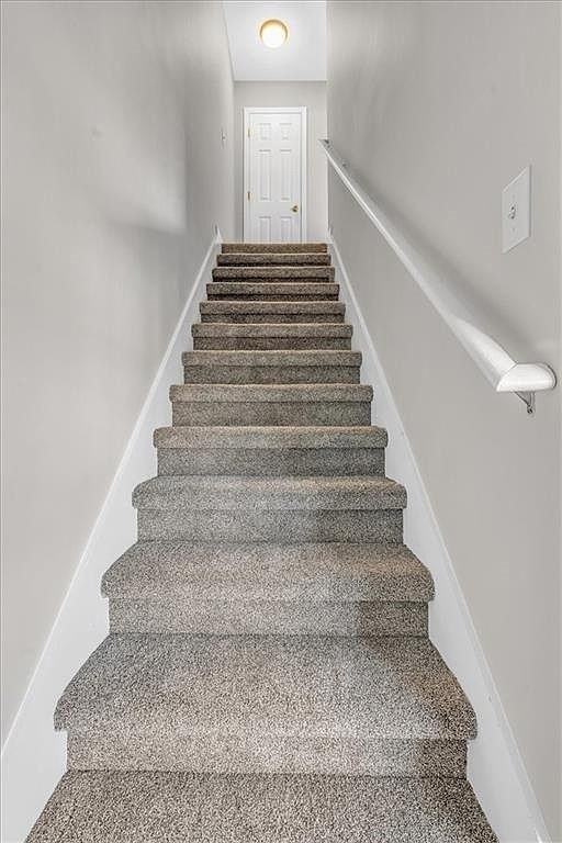 4 Princeton Place Dr - Photo 2 of 7