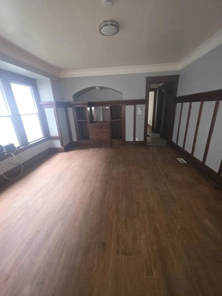 2437 N 44th St - Photo 2 of 5