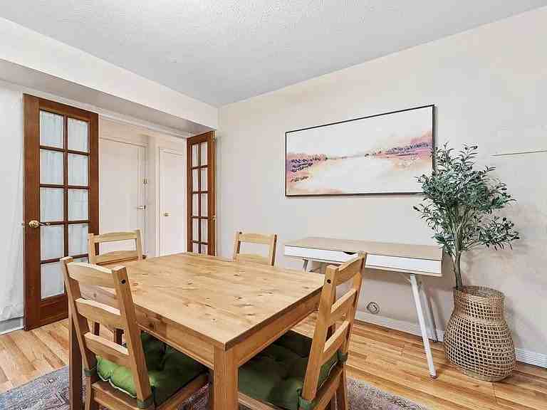 703 W 29th St - Photo 4 of 12