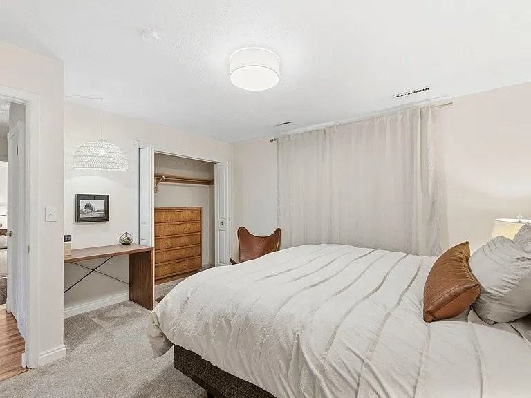 703 W 29th St - Photo 6 of 12