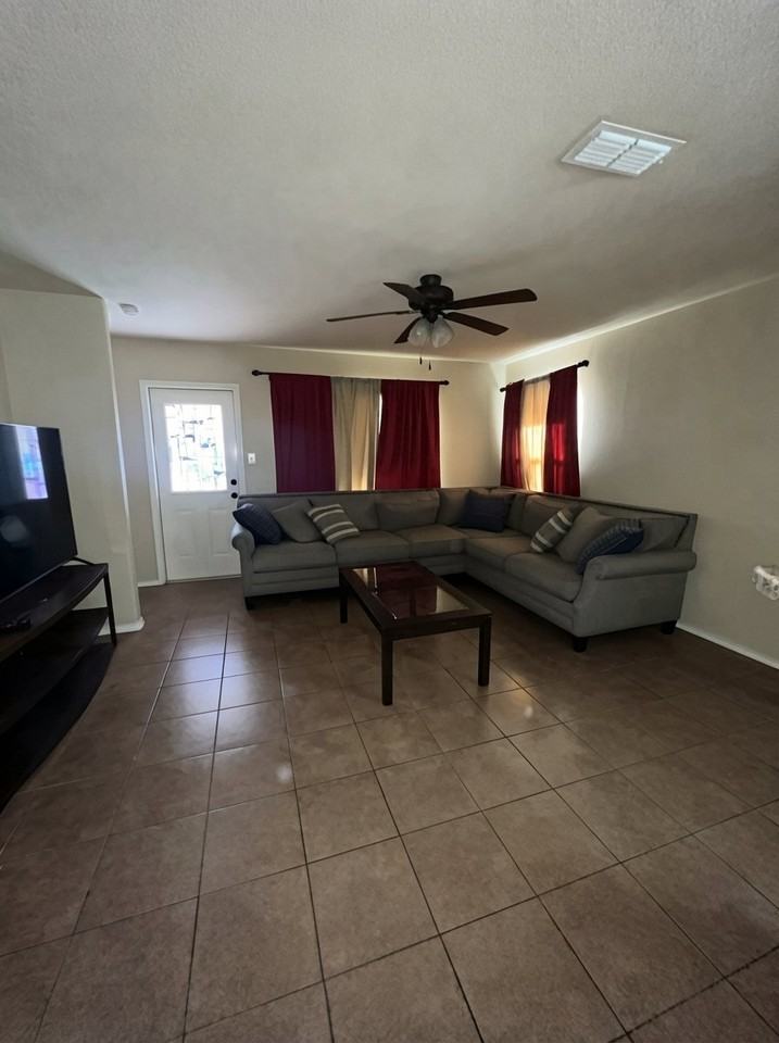 412 Figueroa - Photo 2 of 16