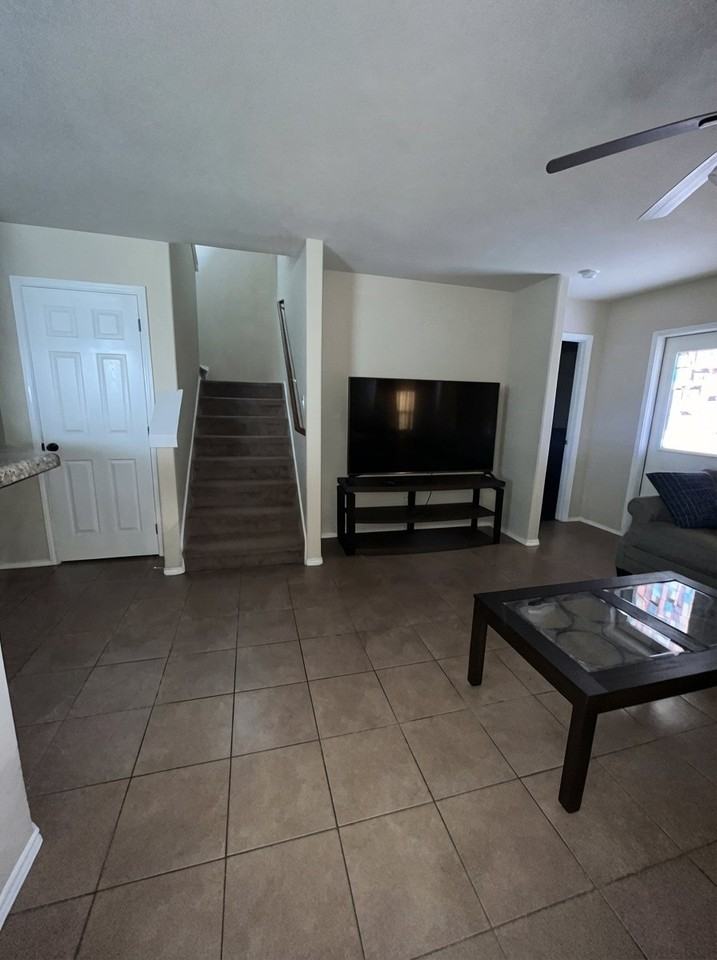 412 Figueroa - Photo 3 of 16