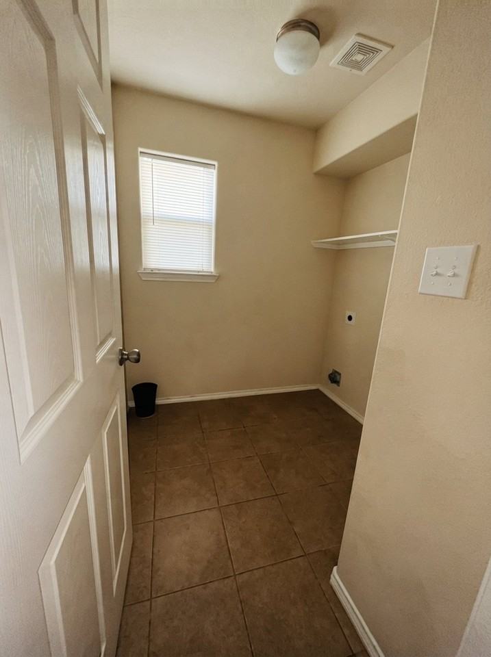 412 Figueroa - Photo 5 of 16