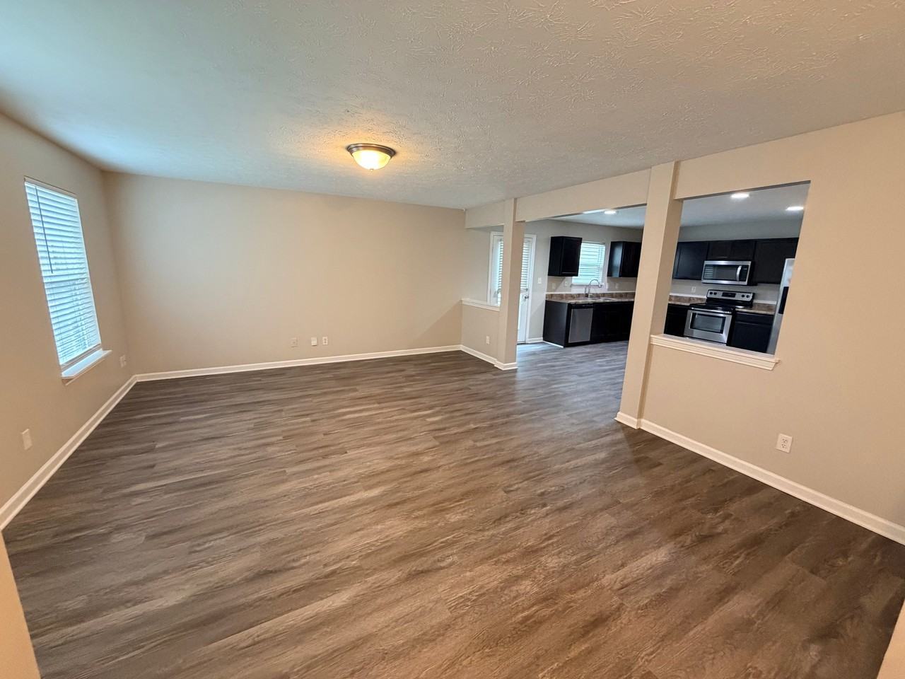 12160 Lindley Dr - Photo 3 of 18