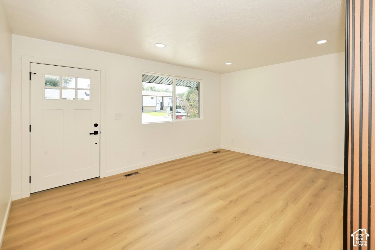 7222 W Gardenia Ave - Photo 3 of 15