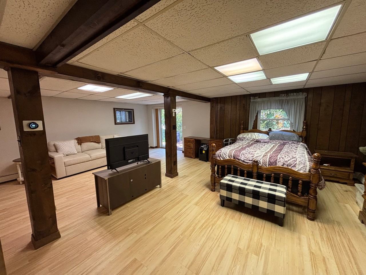 55 Glen Dr - Photo 3 of 9