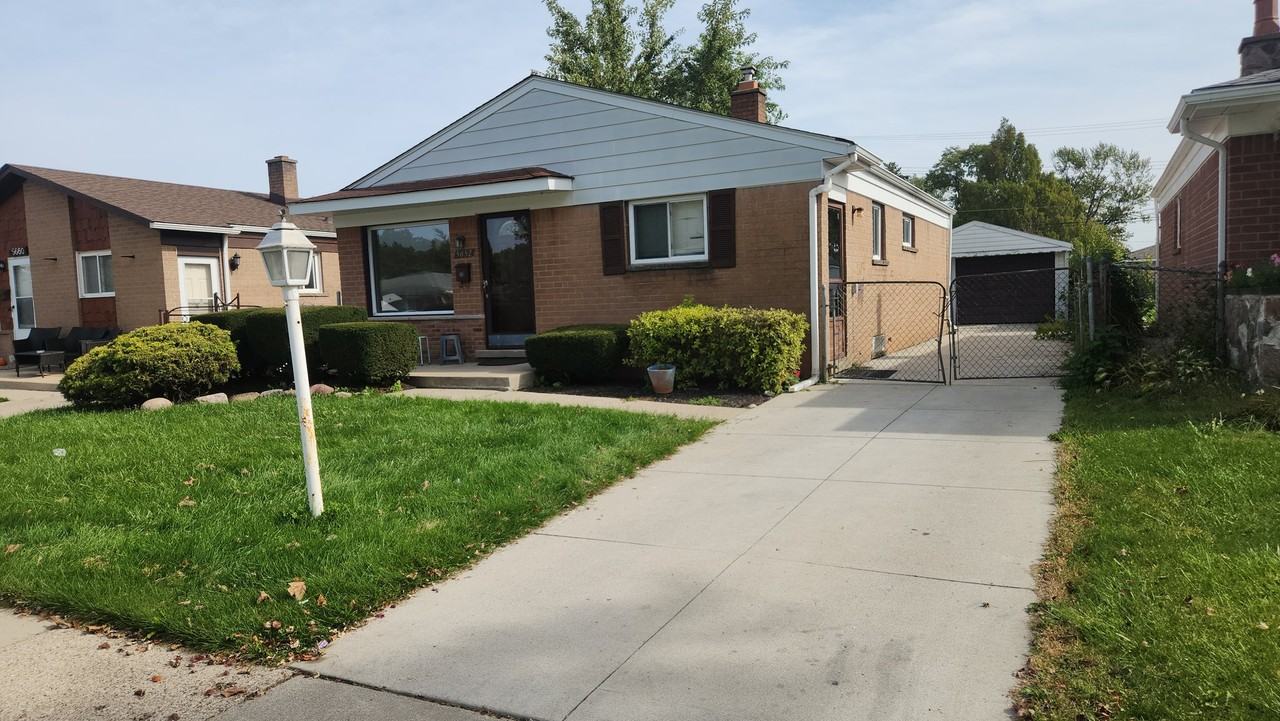 5652 Norborne Ave - Photo 2 of 18