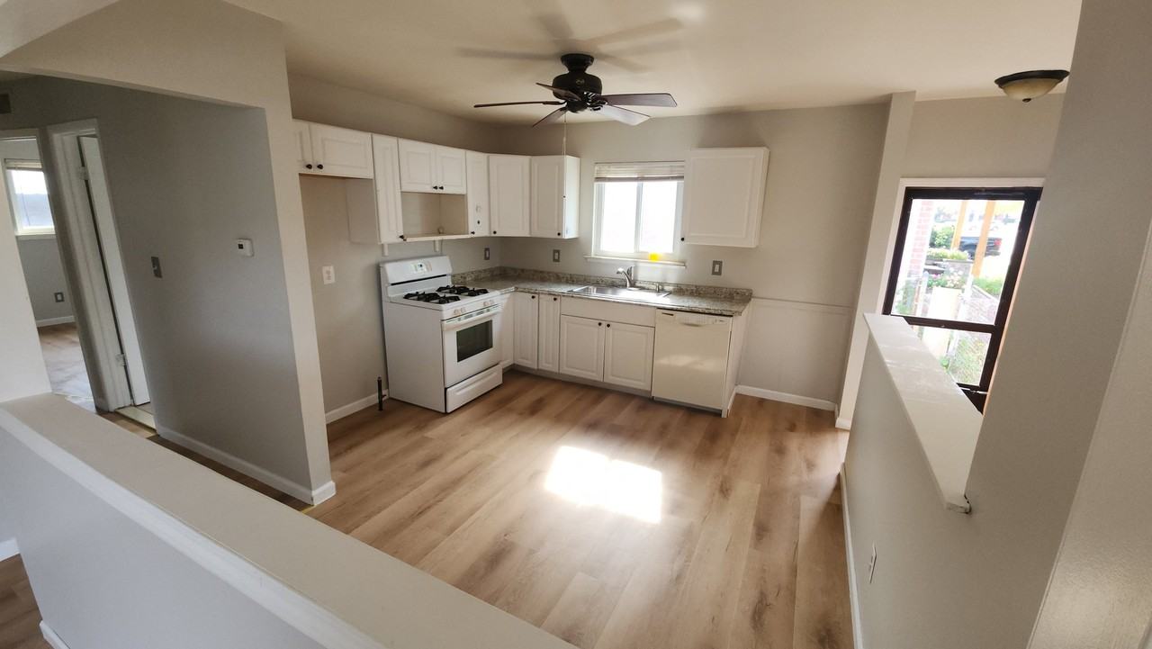 5652 Norborne Ave - Photo 3 of 18